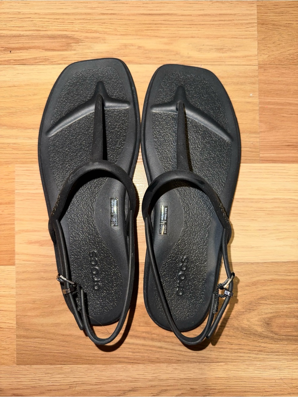 CROCS Women’s Black Slingback Thong Sandals